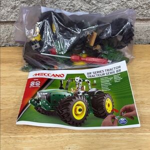 Meccano John Deere 8R Series Tractor Toy - Green & Yellow